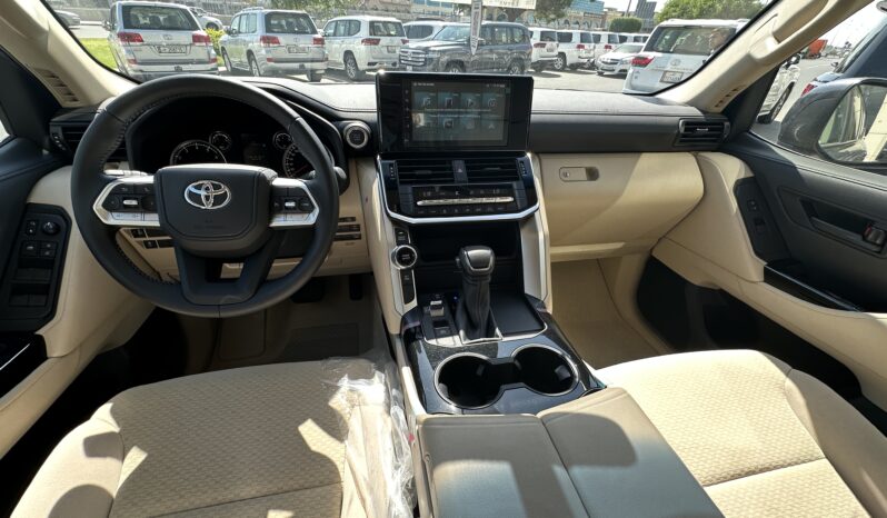 
								Toyota Land Cruiser GXR full									