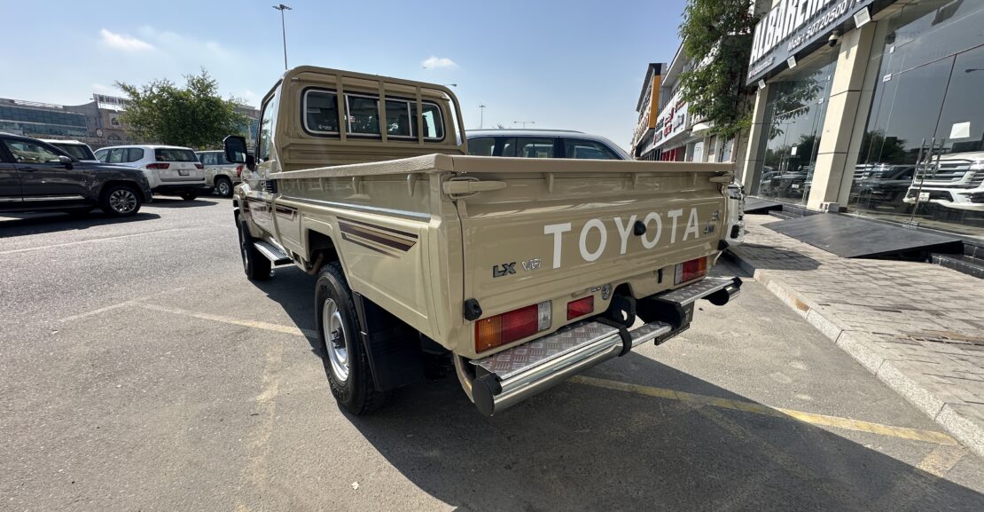 Toyota Land Cruiser LX 2024