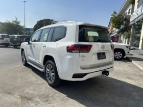 Toyota Land Cruiser GXR 2024