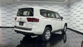 Toyota Land Cruiser GXR 2025