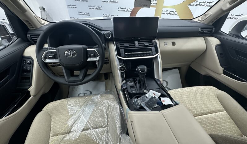 
								Toyota Land Cruiser GXR 2025 full									